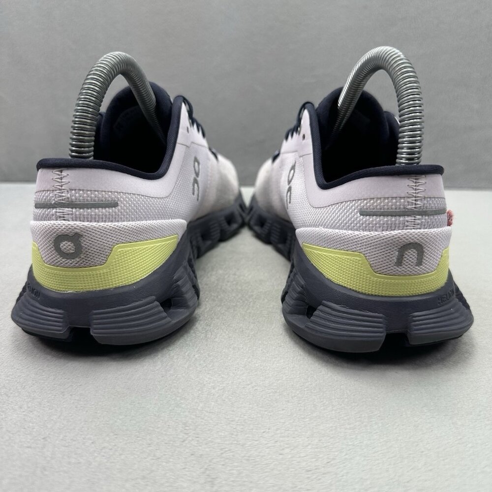 On Running Women's Light Purple and Black Cloudswift Athletic Shoes - Picture 5 of 9